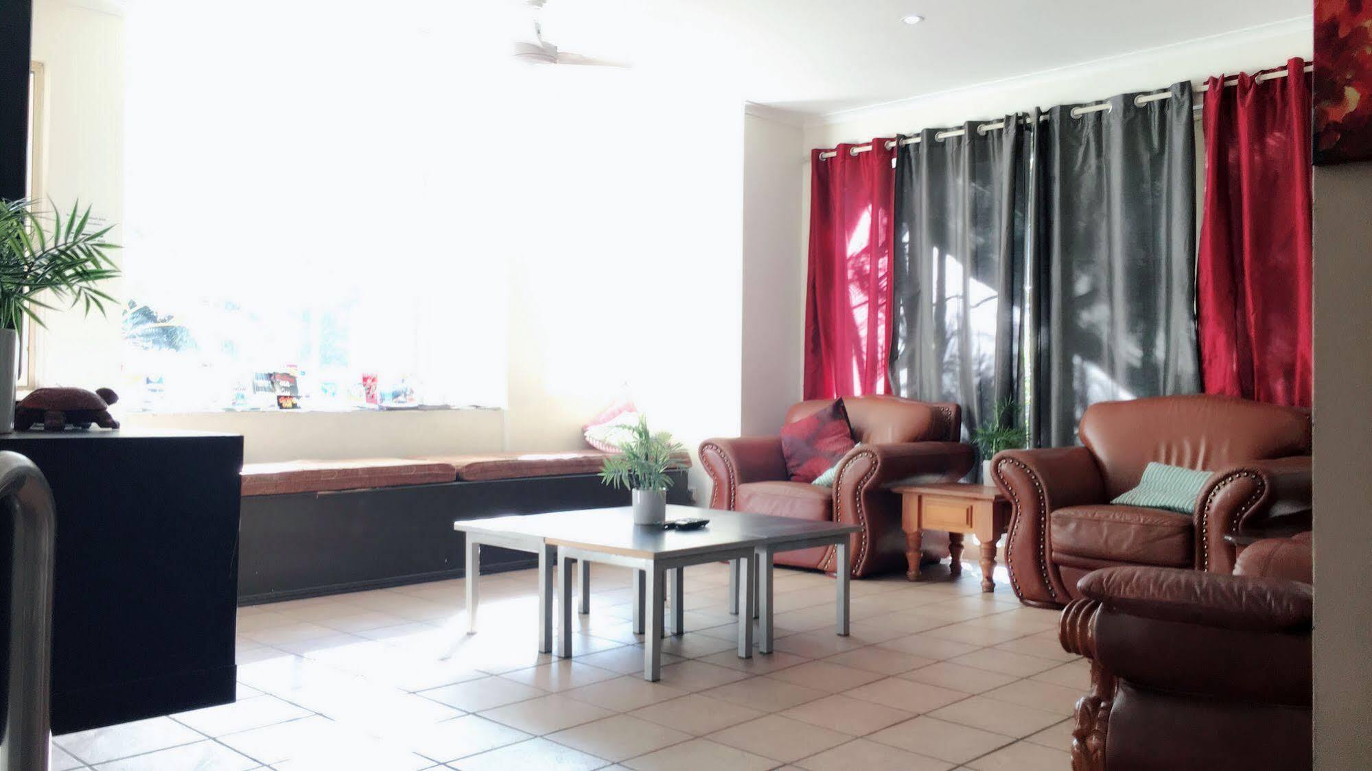 Gold Coast Hostel ภายนอก รูปภาพ